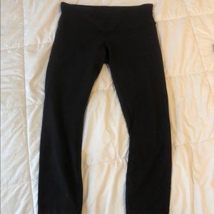 Lululemon black wonder under 7/8. SIZE 8